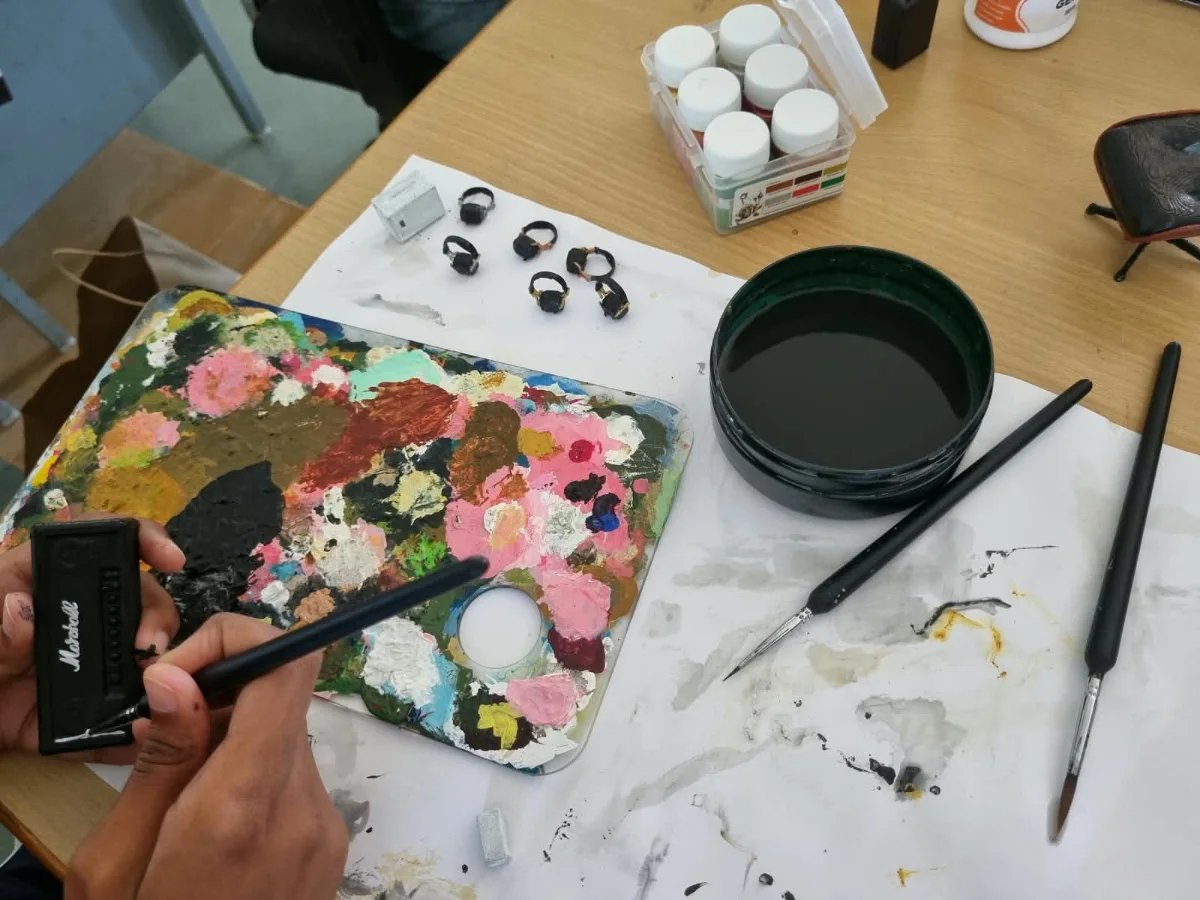 Hand-painting the 3D-printed parts